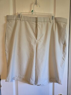 Men's Nike Classic Khaki Golf Shorts
